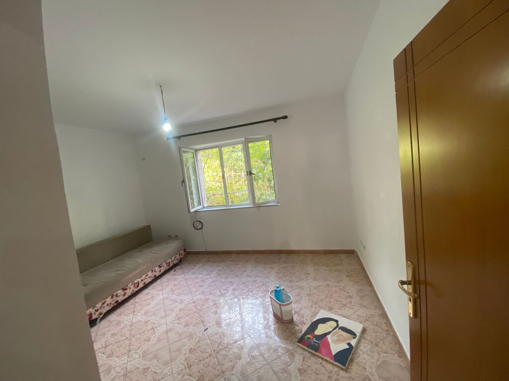 Apartament 2+1 bosh per qera Shkolla e Bashkuar !