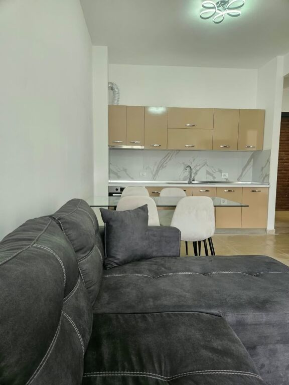 Apartament 1+1 me qera Golden Park 3