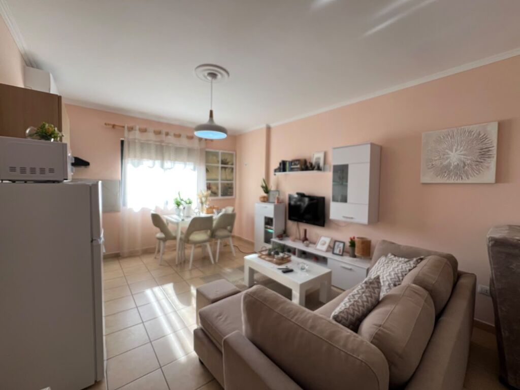 JEPET APARTAMENT 1+1 ME QIRA – LAGJIA 13, DURRËS | PRANË DETIT