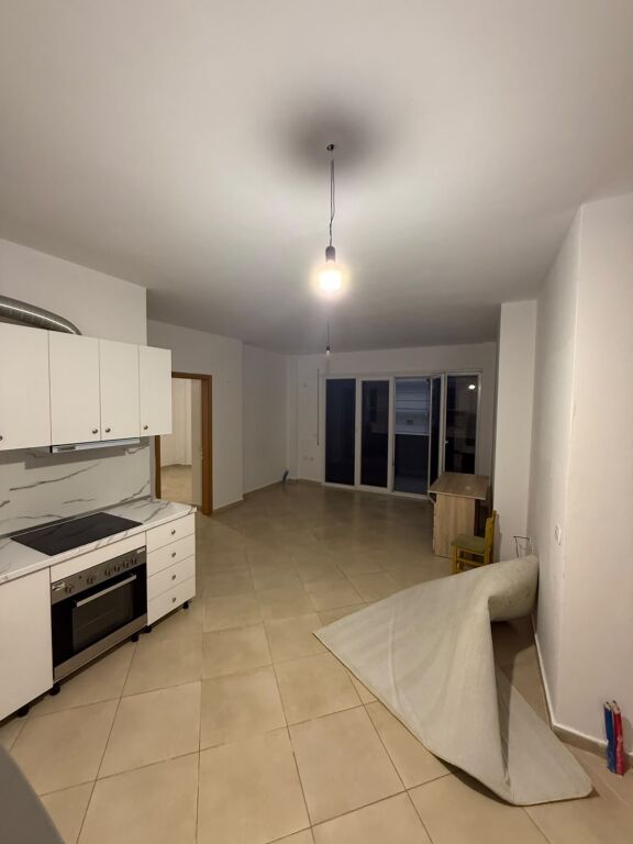 Qera | Apartament 1 + 1 | Kopshti Botanik | 300 €/muaj