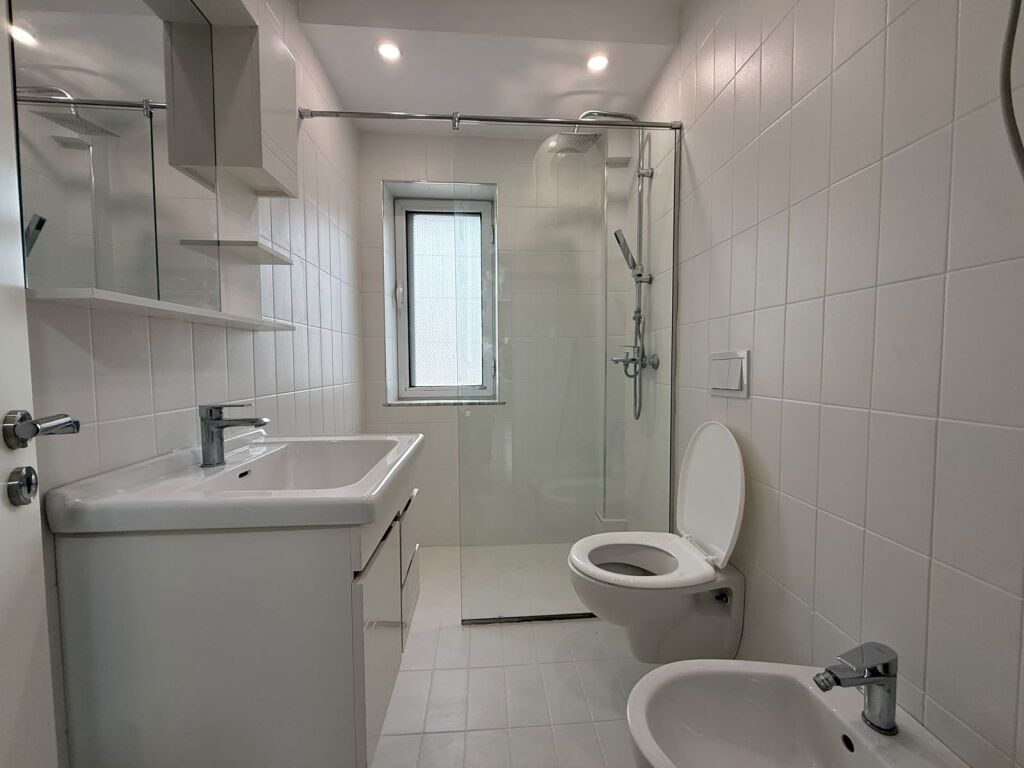 Apartament 2+1 per qera Rruga e Durresit !