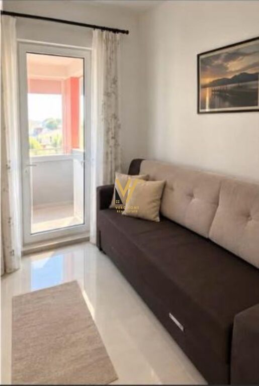 SHITET APARTAMENT 1+1+VERANDE NE FIER 5.400.000 LEKE