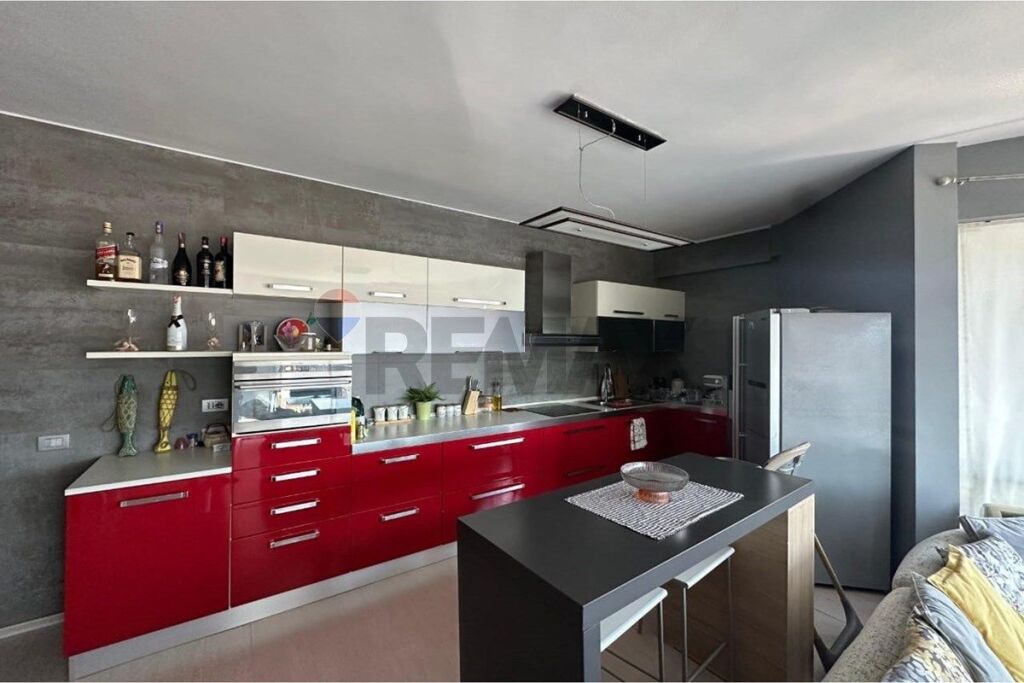 Jepet Apartament 2+1+2 , Komuna e Parisit!