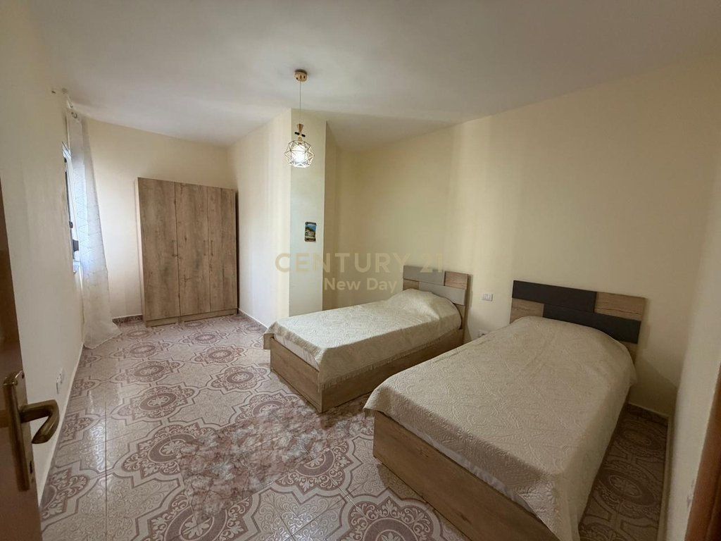 Apartament 2+1 me Qira pranë Markates