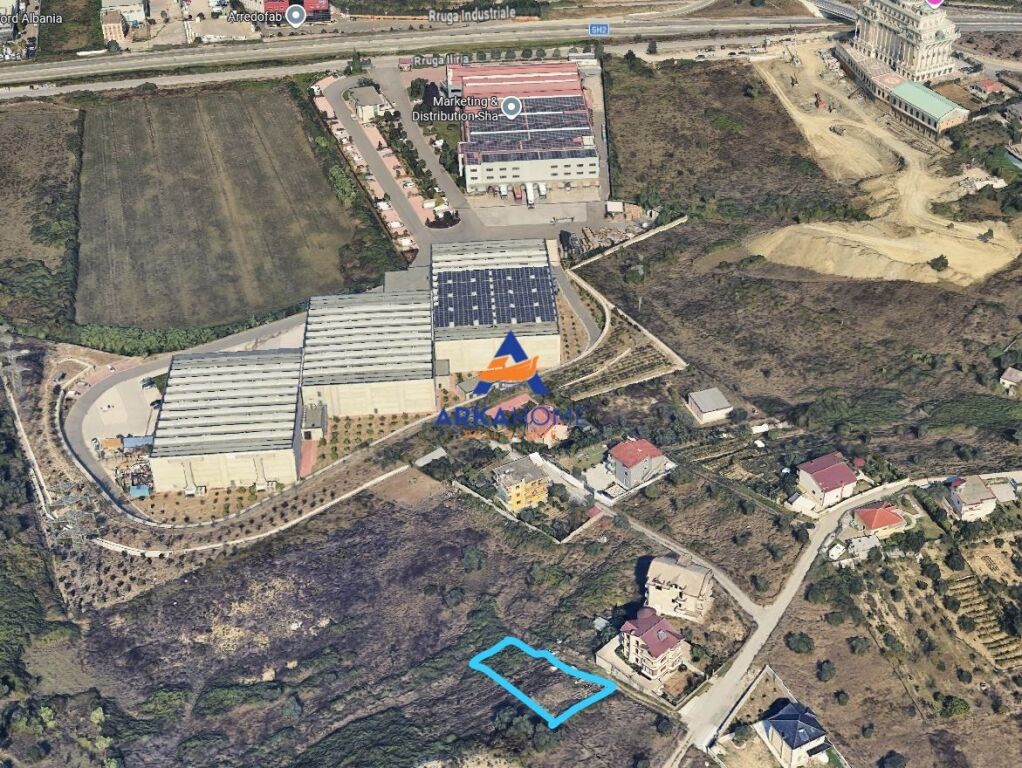 SHITET TOKE 800 M2 "PRAN MBIKALIMIT TE RINASIT, PAS M&amp;D DISTRIBUTION" 100.00 EURO