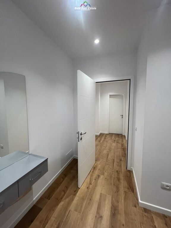 Apartament 2+1 Me Qera tek 5 Maji (ID B220678) Tirane