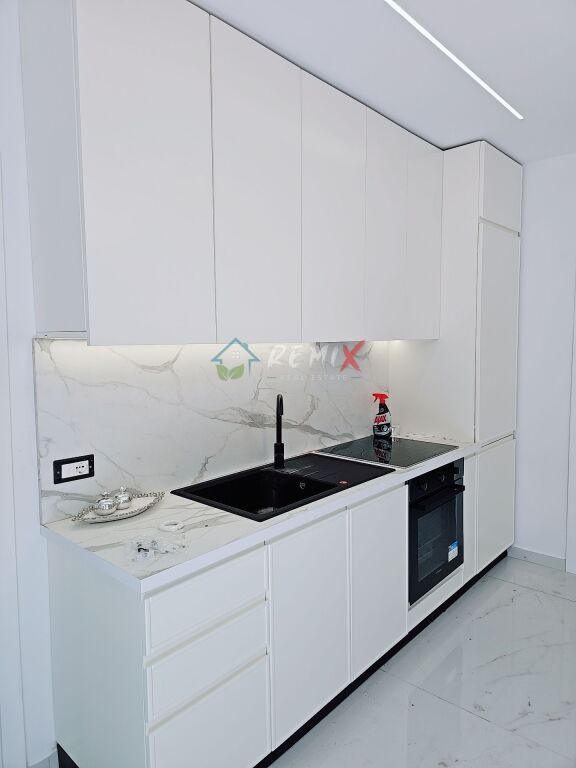 🏡 AFFITTASI – SUPER APPARTAMENTO 2+1 VICINO ALLA CASERMA DEI POMPIERI, DURRËS