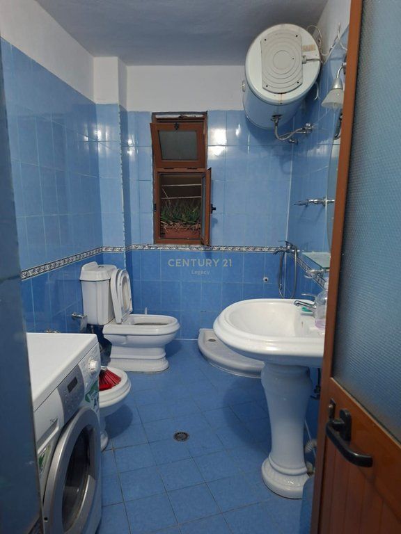Appartamento 3+1 in affitto, Vicino alla scuola "Osman Myderizi" 50.000 Lek /Mese