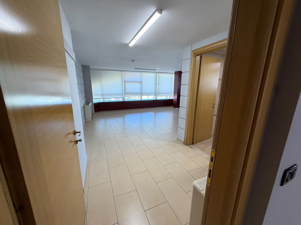 📣 LOCAZIONE Locale Commerciale 📍 Via “Kavajes” ✨