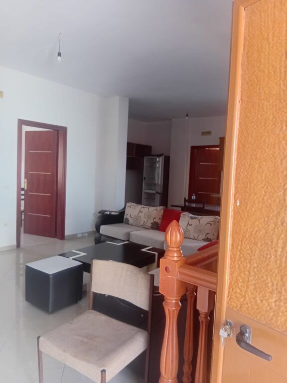 Qera | Shtëpi private 3 + 1 | Rruga Jordan Misja | 550 €/muaj