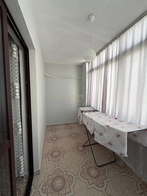 Apartament 2+1 me Qira pranë Markates