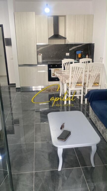 APARTAMENT ME QIRA 1+1 5 MAJI 50.000 LEKE