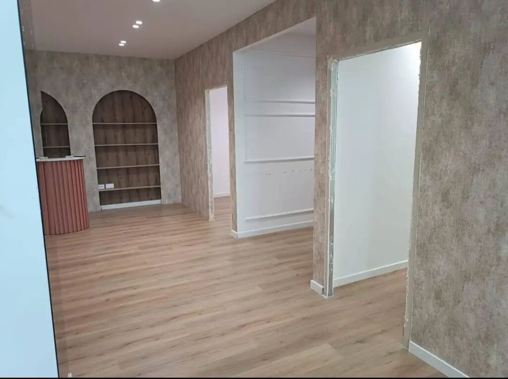 Jepet me Qira Ambient Biznesi - Astir, perballe Vila L