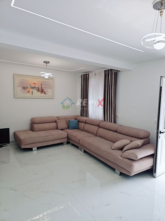 🏡 AFFITTASI – SUPER APPARTAMENTO 2+1 VICINO ALLA CASERMA DEI POMPIERI, DURRËS