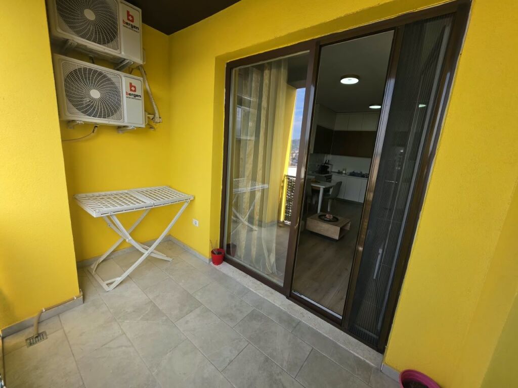🏡 SHITET APARTAMENT 1+1 I MOBILUAR – YZBERISHT  📍 Rruga “3 Dëshmorët”, Yzberisht, Tiranë 🏢 Kati 9 |  Sipërfaqe totale: 66.6 m² 🛋️ Apartament i mobiluar 🚗   💰 Çmimi: 120,000 €  📩