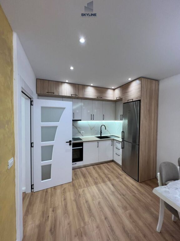 Jepet Me Qera Apartament 2+1-Misto Mame