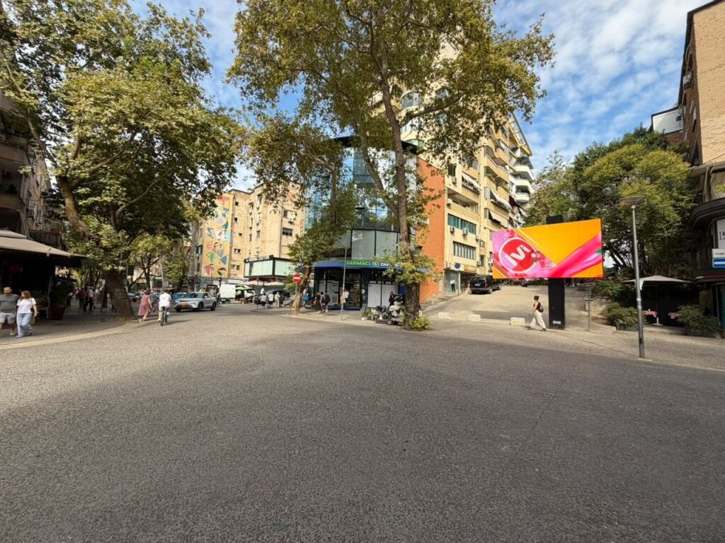 Ambient biznesi per qira tek Myslym Shyri.