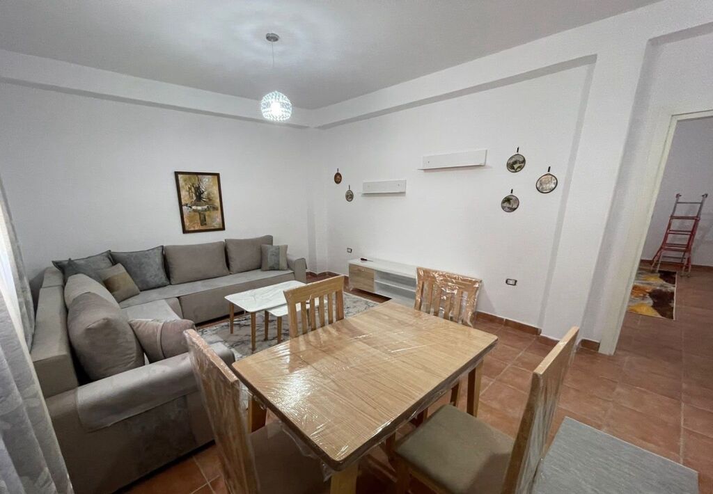 Qera | Shtëpi private 1 + 1 | Shkozë | 400 €/muaj