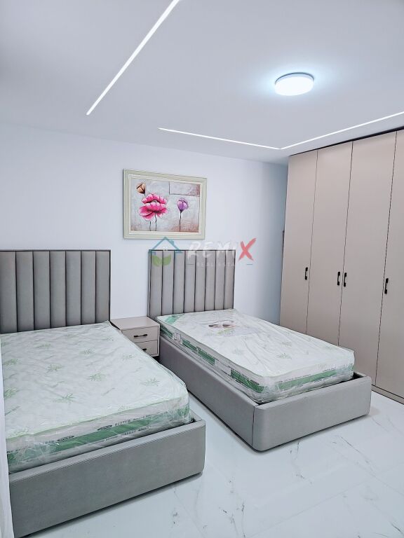 🏡 AFFITTASI – SUPER APPARTAMENTO 2+1 VICINO ALLA CASERMA DEI POMPIERI, DURRËS