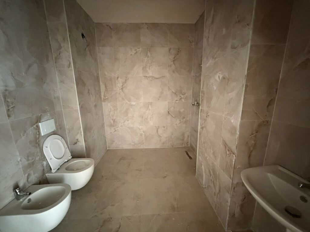 Apartament 2+1 per shitje ne Paskuqan.