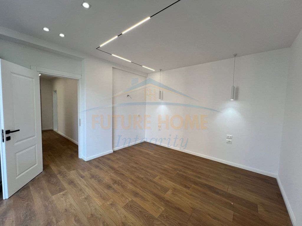 Shitet Apartament 1+1, 21 Dhjetori
