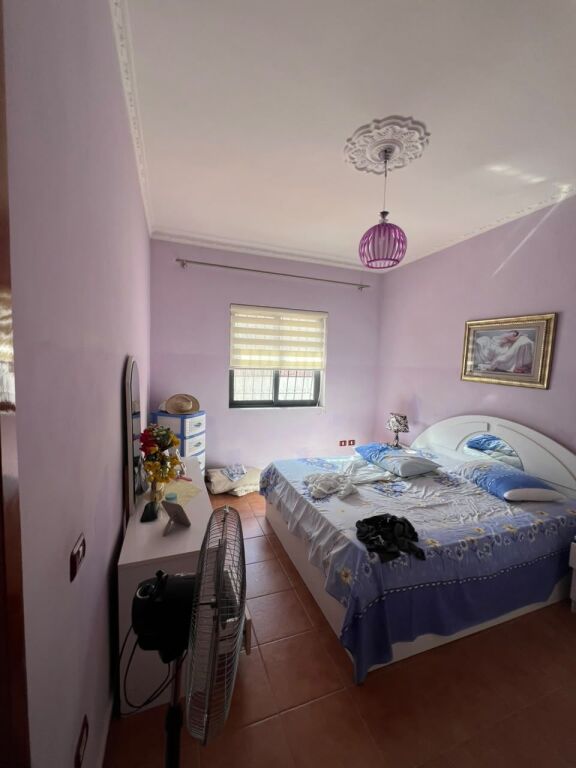 Shitet Shtëpi Private në Kënetë, pranë Karburant Eida