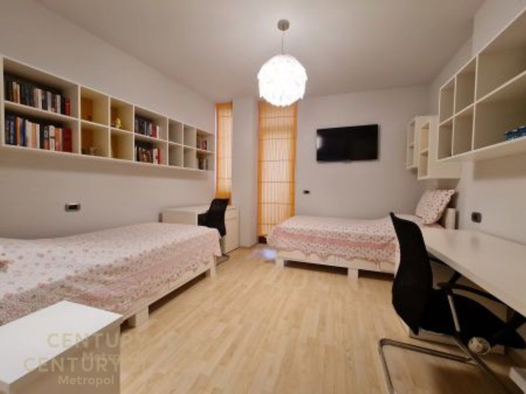 APPARTAMENTO DI LUSSO IN AFFITTO 2+1+3 BAGNI+posto auto, PROCURA GENERALE!
