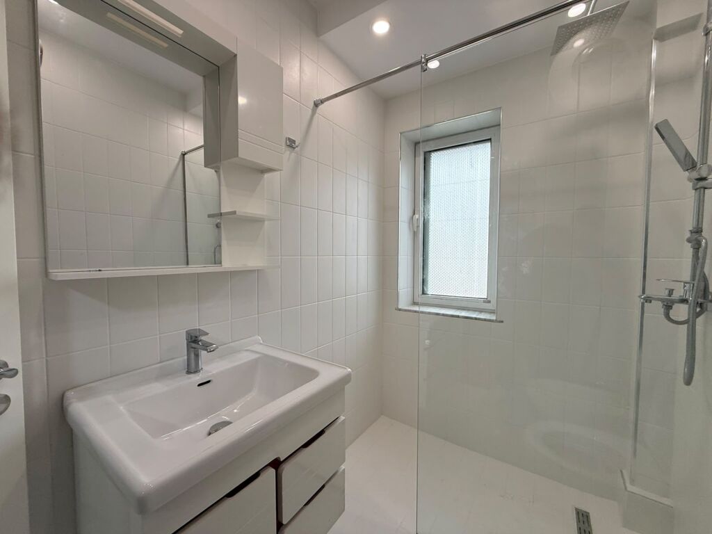Apartament 2+1 per qera Rruga e Durresit !