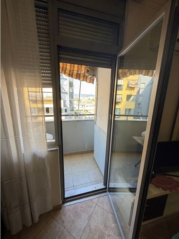 Shitet Apartament 2+1 – CONDOR CENTER Rruga e Kavajës* 179,000 € 17,900,000 Lekë