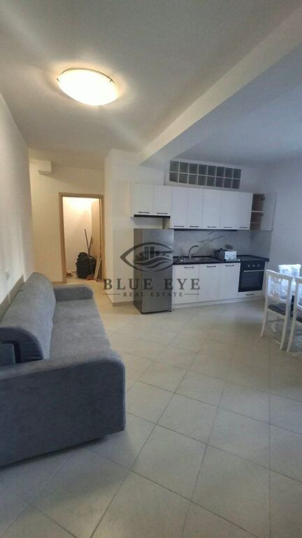 Jepet me qira apartament 2+1 – Afër Policisë!