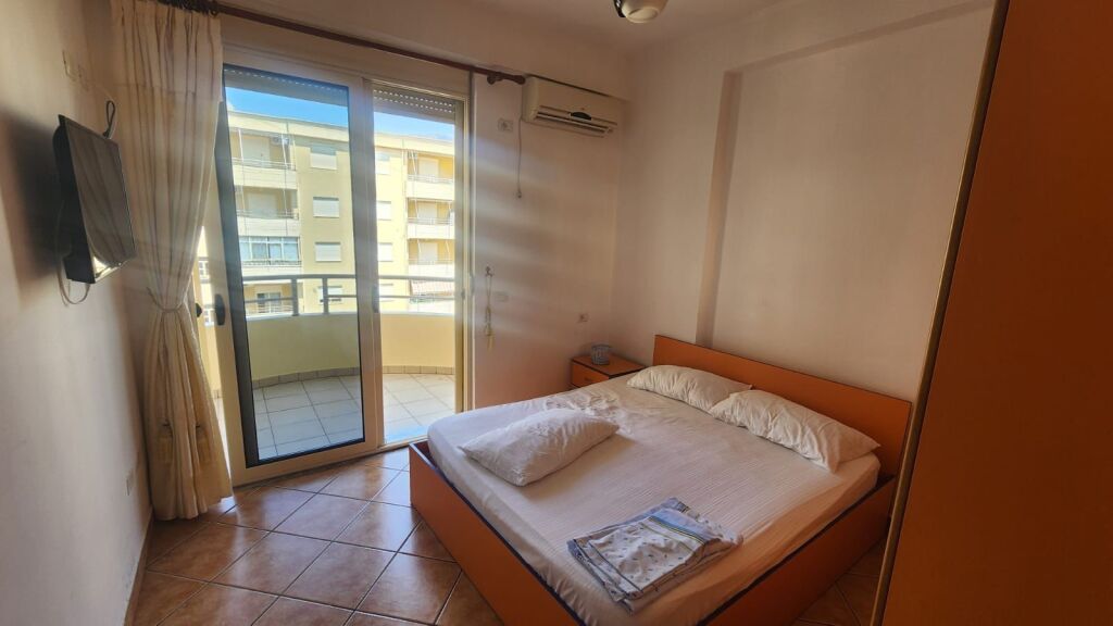 Ofrohet apartament per shitje ne orikum