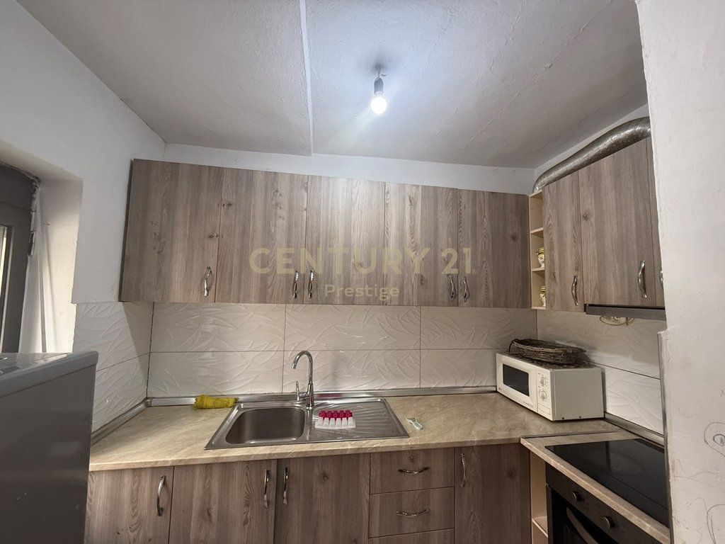 Shitet 2+1 ne Xhamllik, Tirane - 160'000 EURO
