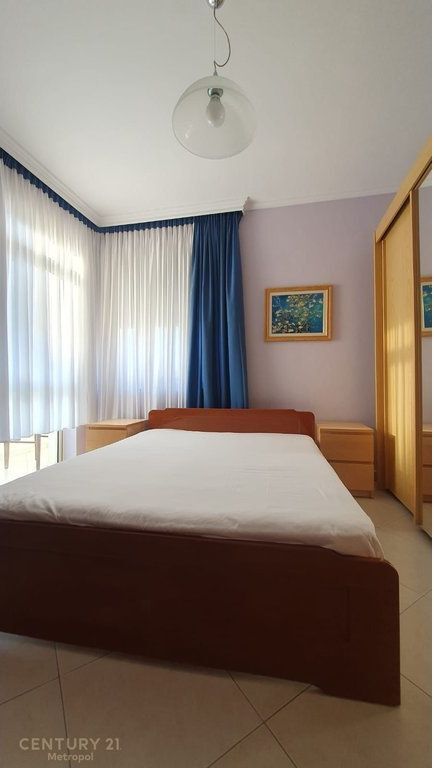 Disponojme Apartament 2+1+2 Tualete per Qira, Komuna E Parisit.