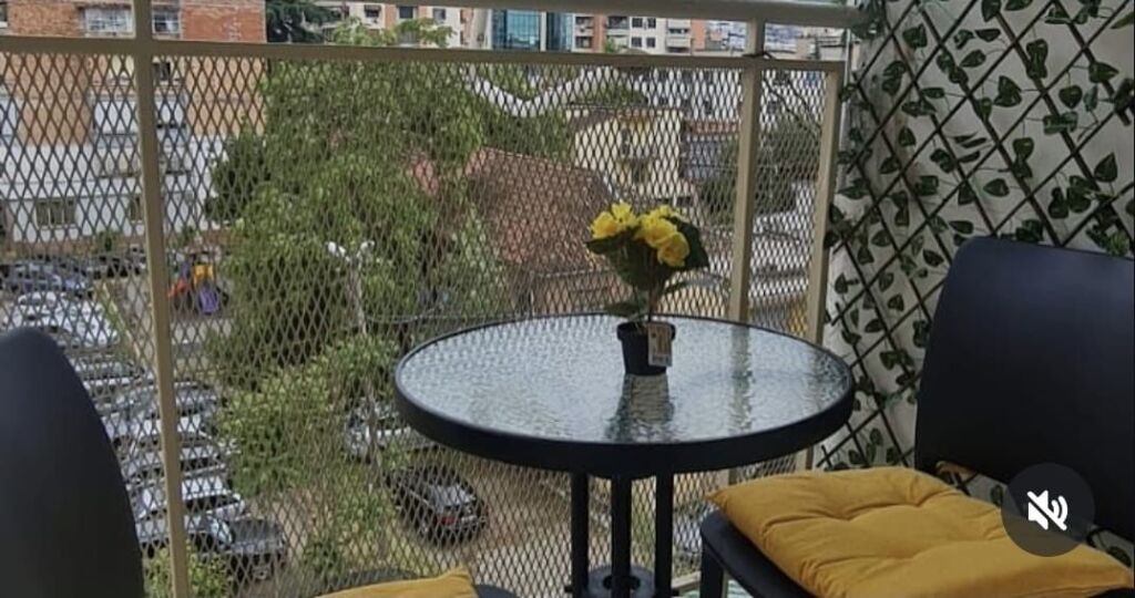 Apartament 1+1, 21 dhjetori (Mozaiku i Tiranës)