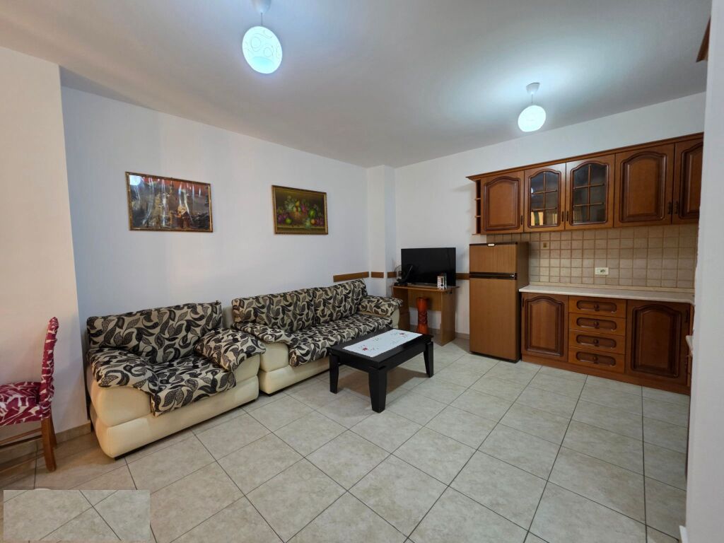 APARTAMENT 1+1 ME QERA – BULEVARDI ZOGU I, TIRANË  ID 5550
