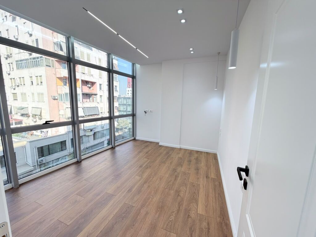Apartment 1+1 for sale, Near 21 Dhjetori Shefqet Musaraj Street  ID 5549