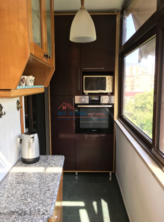 Appartamento 2+1 in affitto in Via Durazzo a Tirana