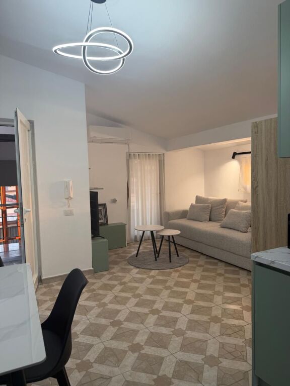 Vendesi Super Villa di 5 piani a Selite vicino alla scuola Marin Barleti a Tirana ID 3891