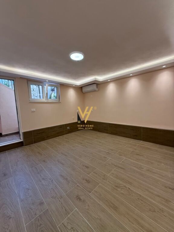 VILLA IN AFFITTO PER ATTIVITÀ COMMERCIALE IN 21 DHJETORI 210.000 LEKE