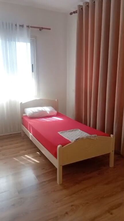 Qera | Shtëpi private 3 + 1 | Rruga Jordan Misja | 550 €/muaj