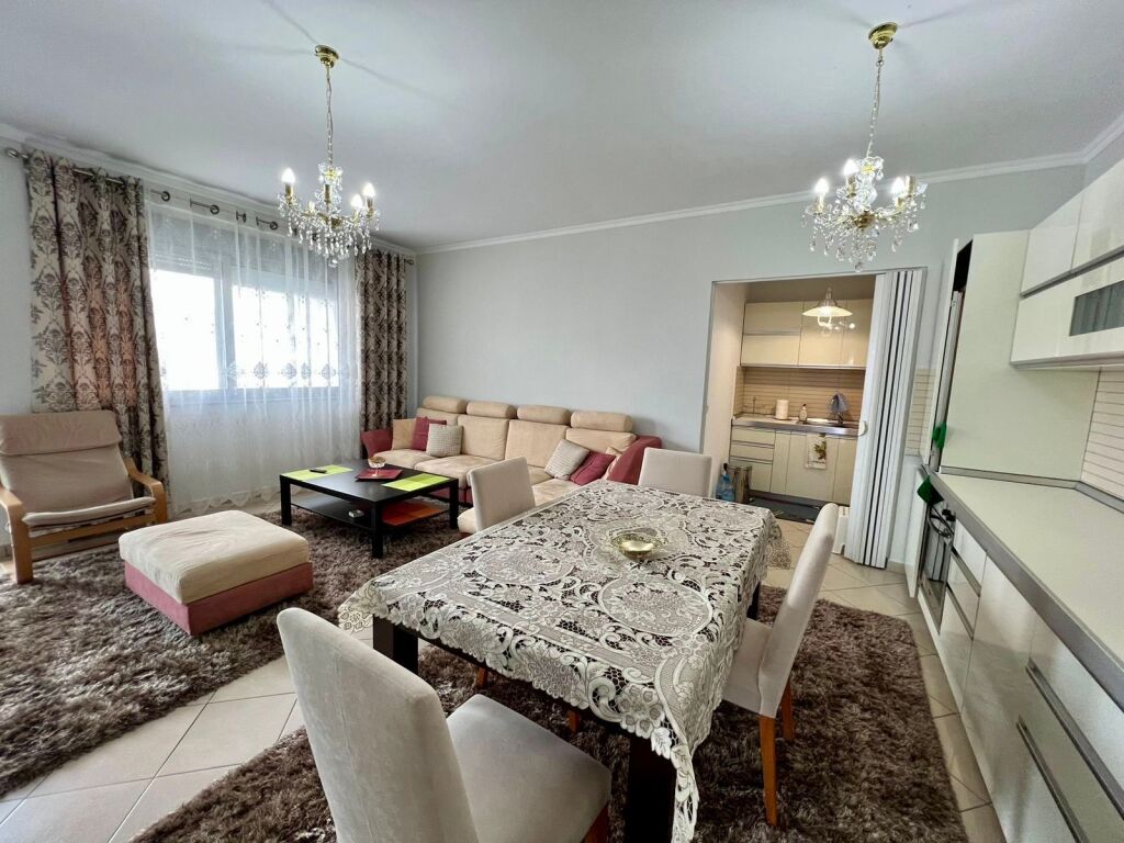 🏠 SHITET Apartament 3+1 📍 Rruga e “Kavajes” ✨