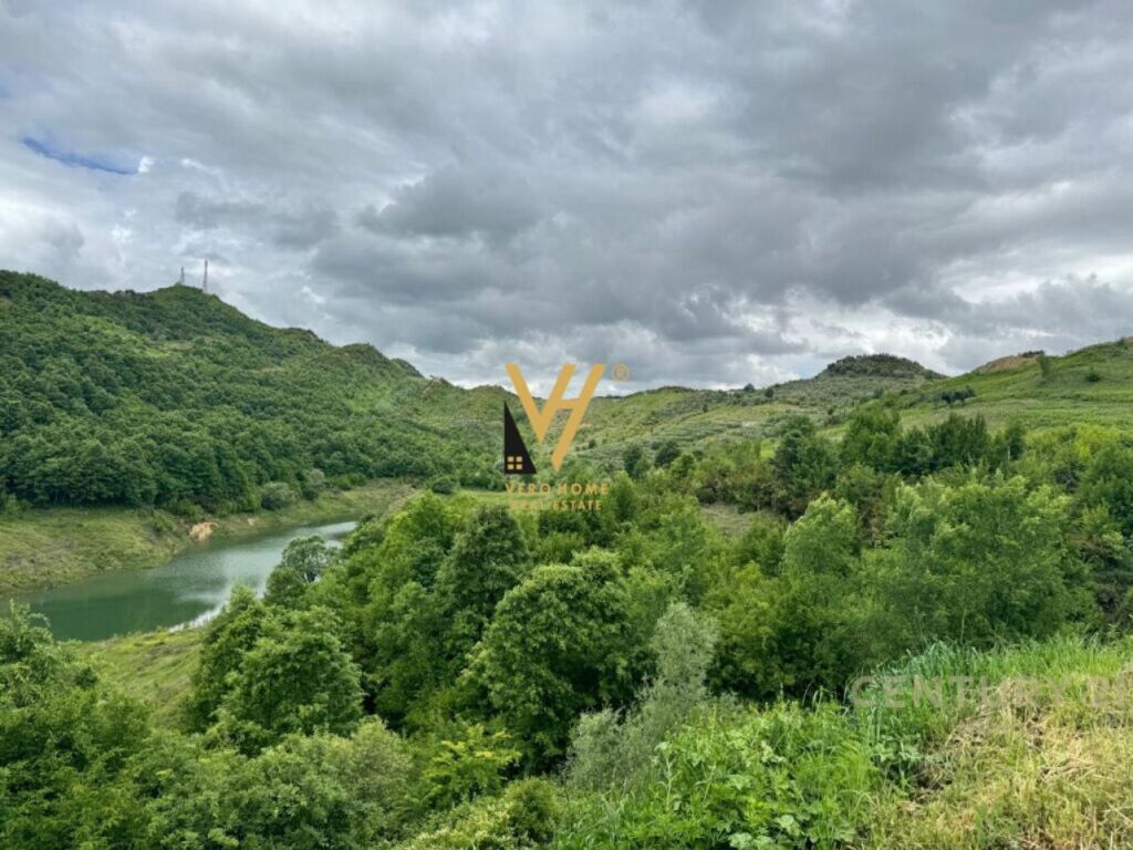 SHITET TOKE TRUALL 3.000 M2 NE MJULL BATHORE