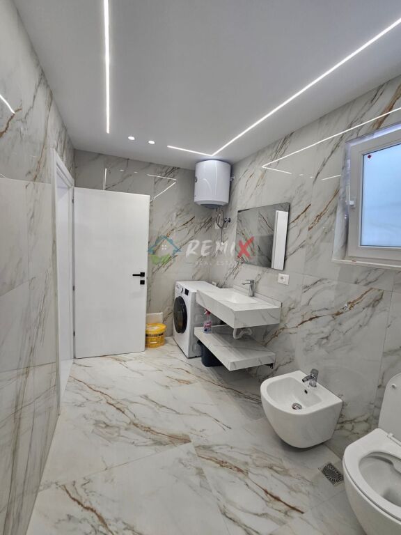 🏡 APPARTAMENTO 2+1 IN AFFITTO – VICINO ALLA CASERMA DEI POMPIERI, DURRËS!
