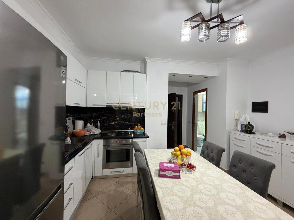Shesim 3+1+2 tek Rrethi ne Astir - 185'000 EURO - 116m2