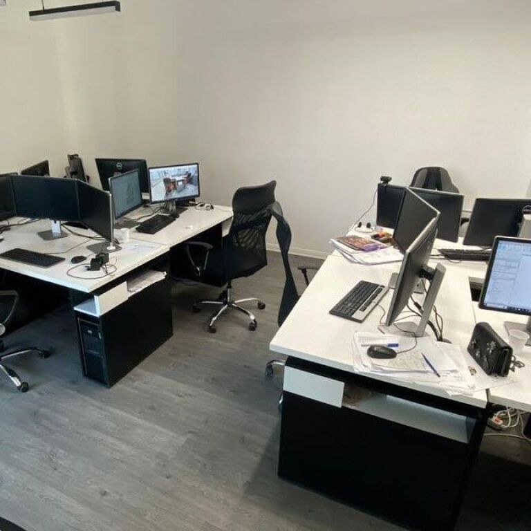 🏢 JEPET ZYRË ME QIRA – SQUARE 21 | ARLIS CONSTRUCTION