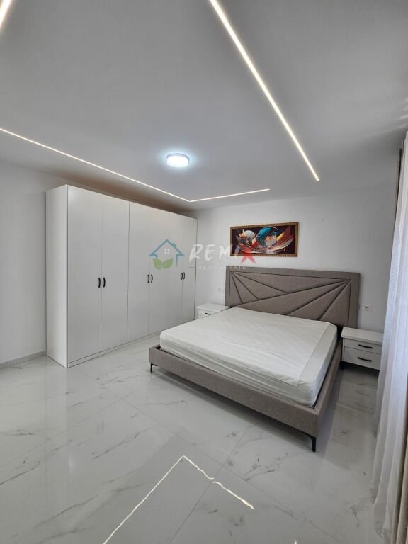 🏡 APPARTAMENTO 2+1 IN AFFITTO – VICINO ALLA CASERMA DEI POMPIERI, DURRËS!