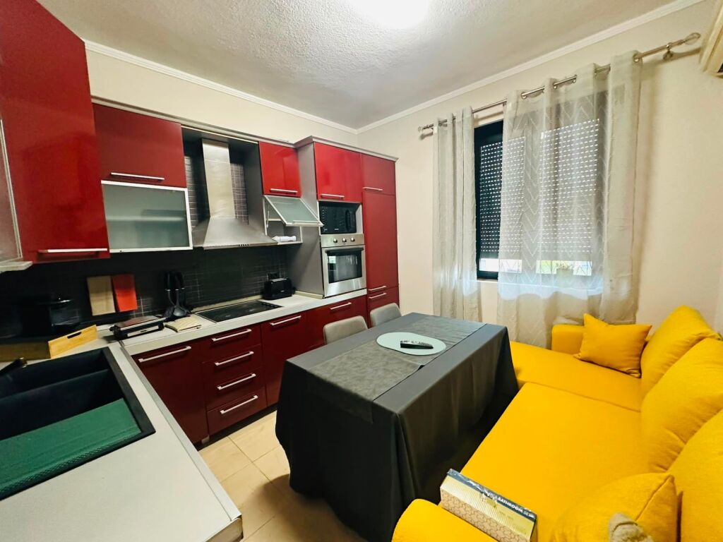 Affittasi Appartamento 2+1+1 con Balcone