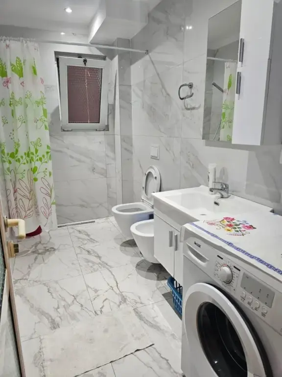 Rent | Apartament 3 + 1 | Bulevardi Zogu i Parë | 600 €/month
