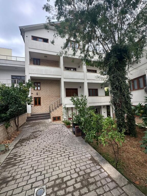 🏡 JEPET ME QIRA VILË TE VILAT GJERMANE / 2,500 € neto
