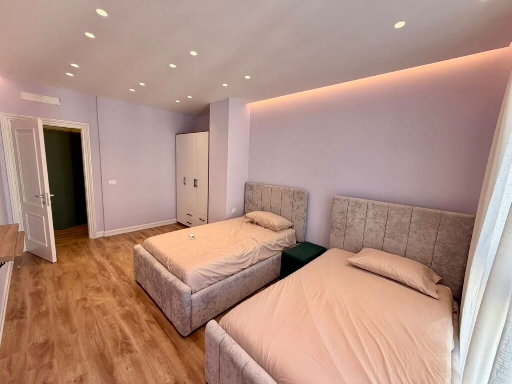 📣 QERA Apartament 3+1+2 📍 Rezidenca Erli, Prane UET, Porcelan 🛣️ Rruga “Xhanfize Keko” ✨